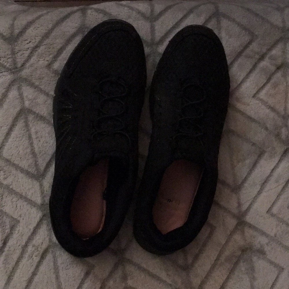 Tennis shoes 🎾